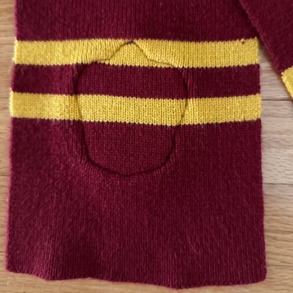 Harry Potter Gryffindor Knit Scarf Red Gold - Picture 8 of 9